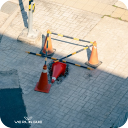 Pietrisco visibile sul manto stradale: esclusa la responsabilità dell’amministrazione